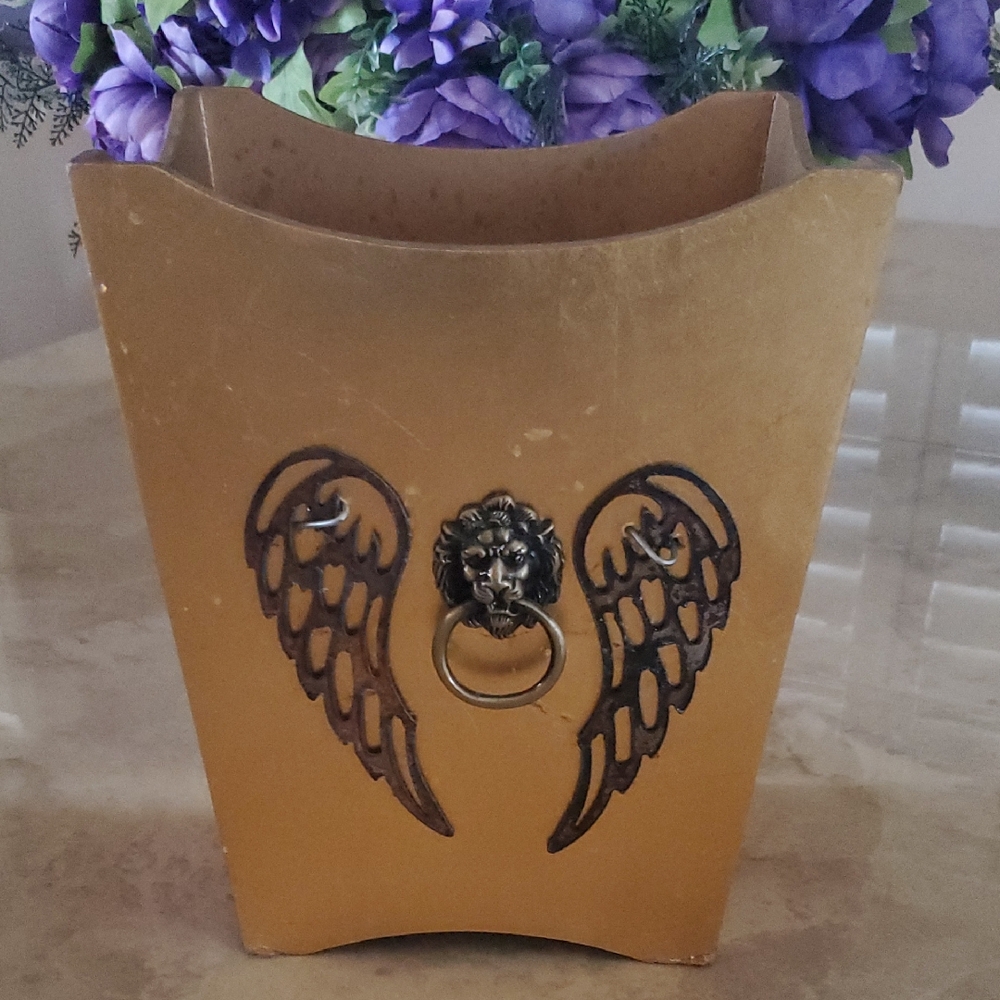 Vintage Gold Decorative Lion & Angel Wing Vase
